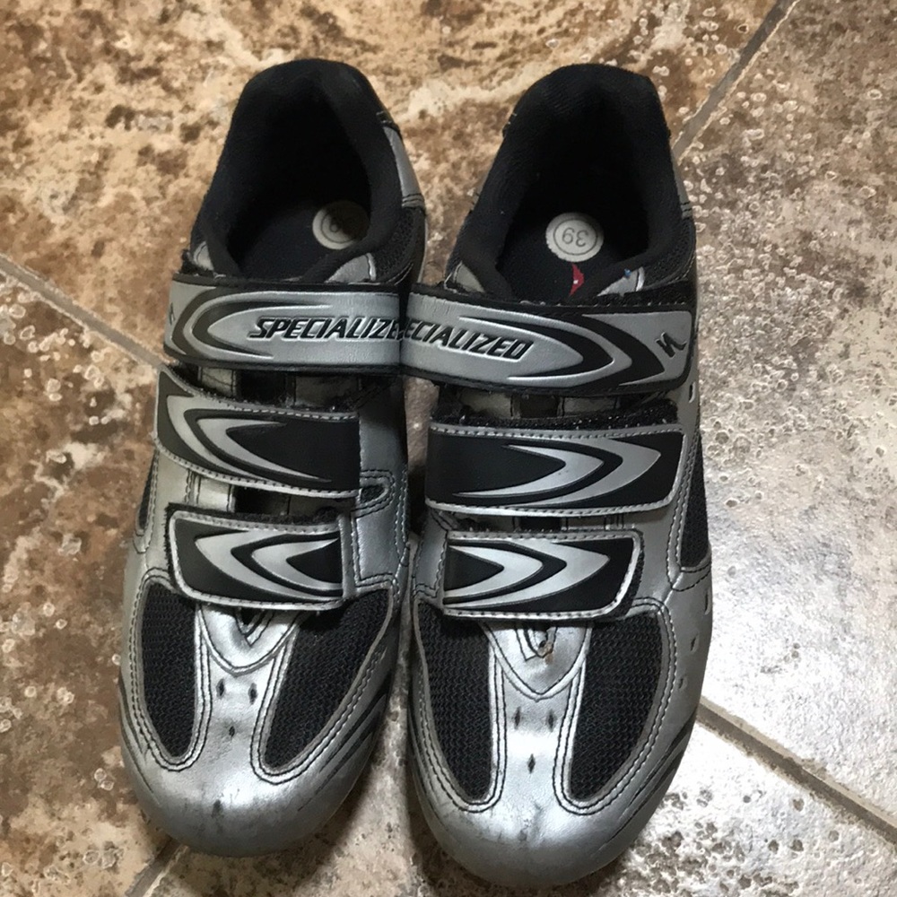 Specialized cycling shoes with spd clips